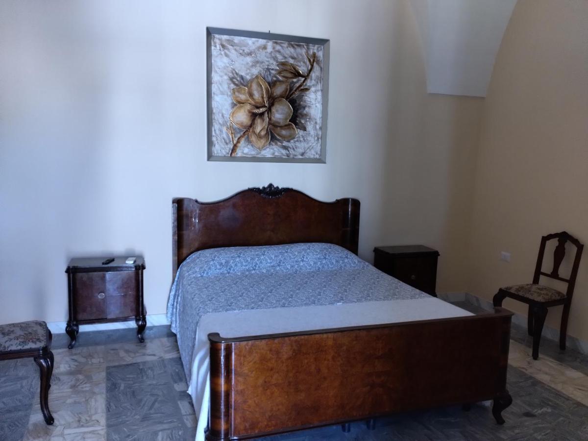Palazzo Costantini Bed & Breakfast San Donato di Lecce Eksteriør bilde