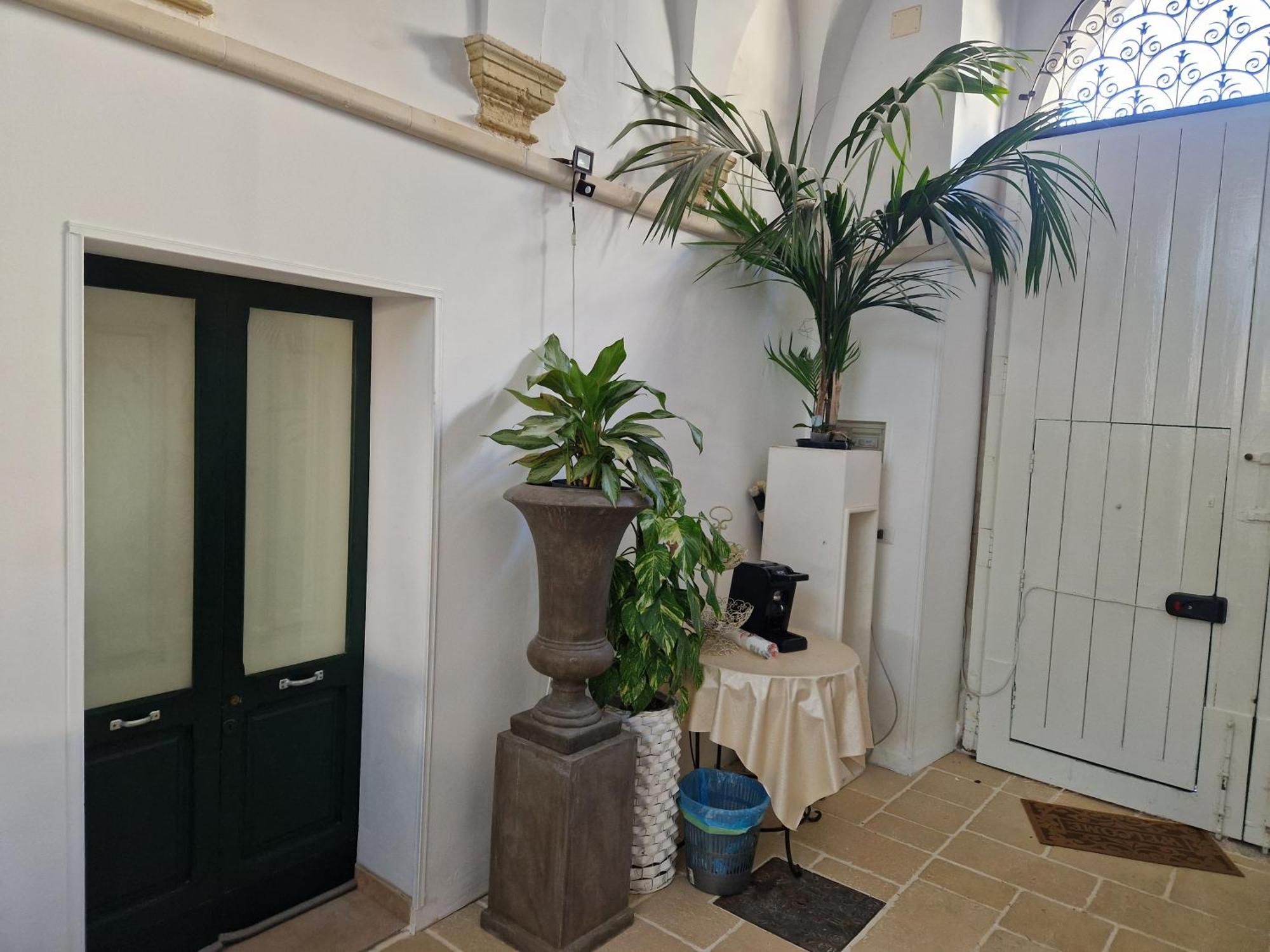 Palazzo Costantini Bed & Breakfast San Donato di Lecce Eksteriør bilde